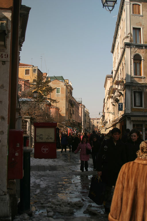 Market crowd